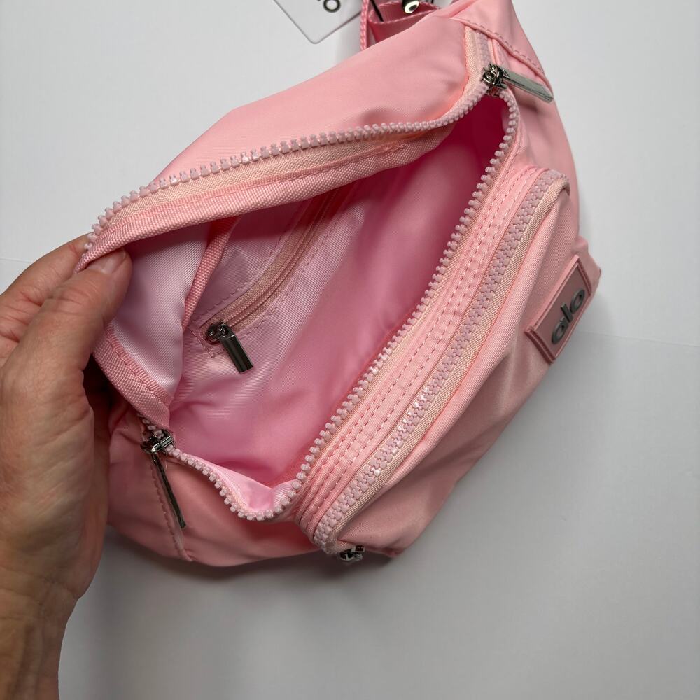 Alo Yoga Explorer Bag Pink NWT - Picture 3 of 6